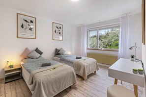 3 chambres, fer et planche à repasser, Wi-Fi gratuit, draps fournis