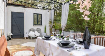 Superior Ferienwohnung "Apartment AlbGlück 2" mit WLAN und 25 qm Traumterrasse