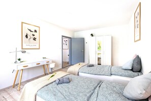 3 bedrooms, iron/ironing board, free WiFi, bed sheets