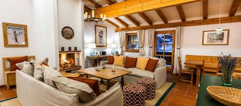 Family-friendly holiday home near the ski bus