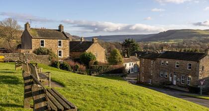 Sun Hill Palins - a cottage that sleeps 2 guests in 1 bedroom