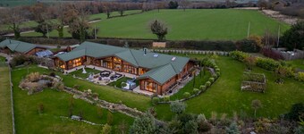 Valley View -  a lodge that sleeps 8 guests  in 3 bedrooms