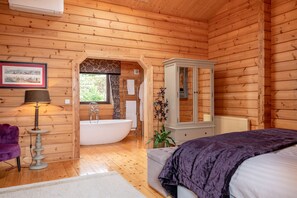 3 bedrooms, internet - Valley View -  a lodge that sleeps 8 guests  in 3 bedrooms (Leyburn)