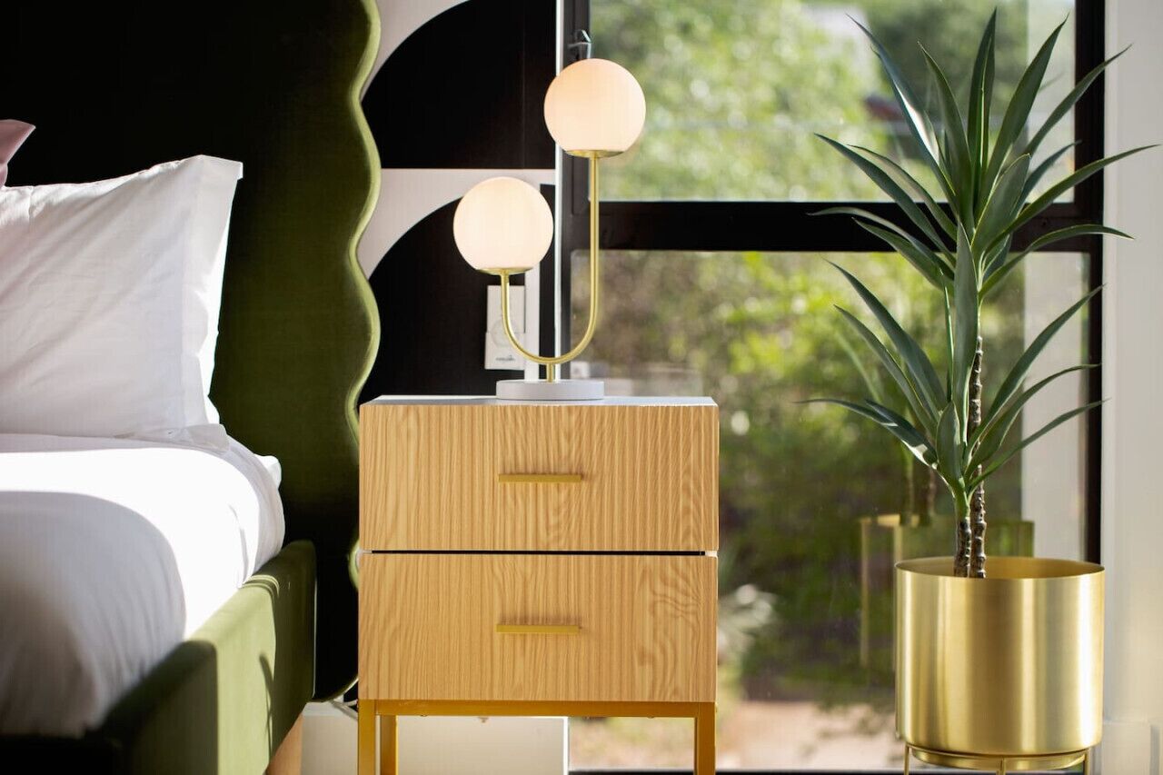 5 Schlafzimmer, Schreibtisch, Bügeleisen/Bügelbrett, Reisekinderbett