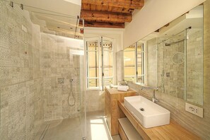 Shower, towels