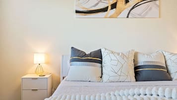 4 bedrooms, desk, iron/ironing board, travel crib