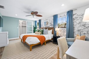 3 habitaciones, escritorio y tabla de planchar con plancha 