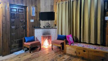 Deluxe Room | Free WiFi