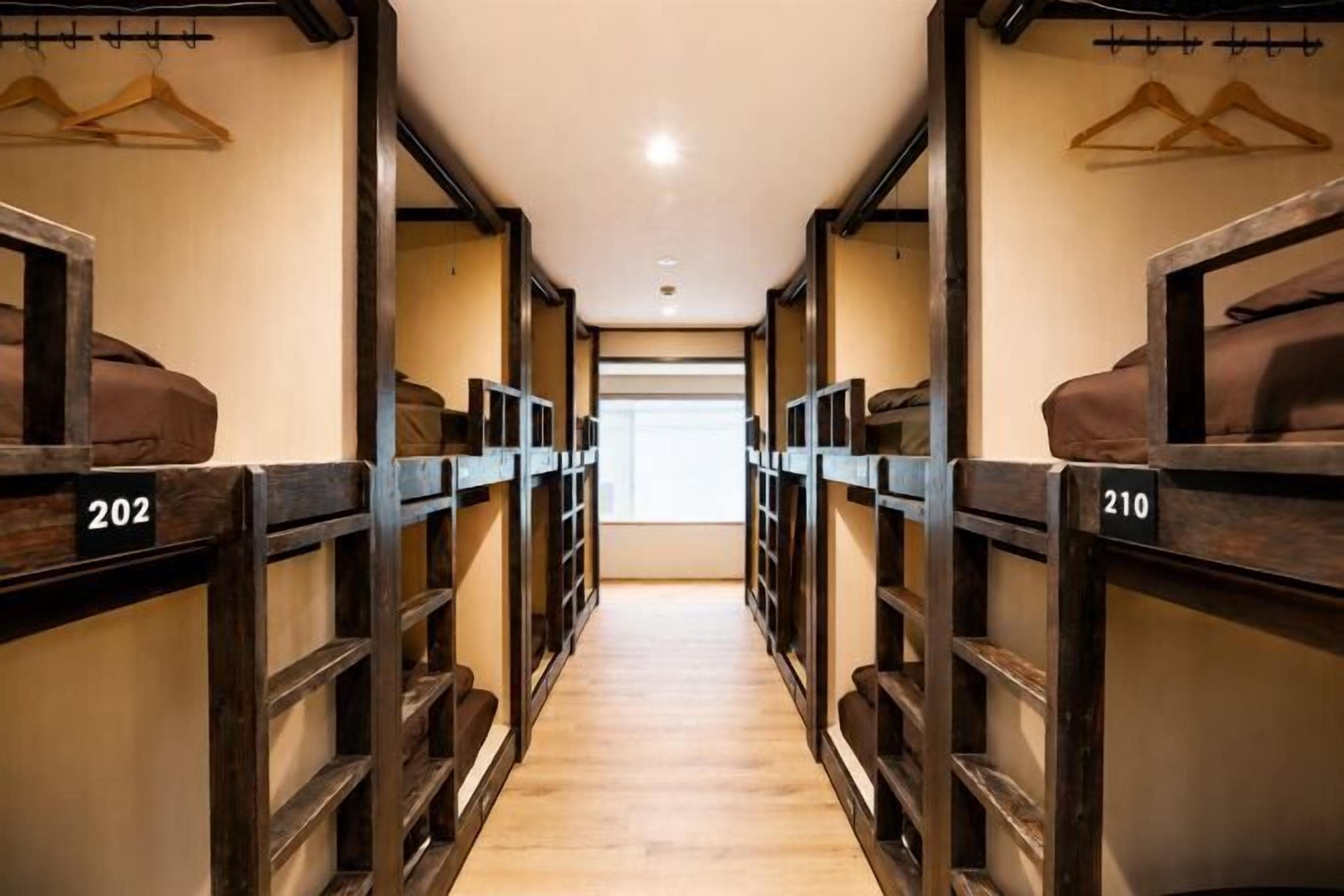In-room safe, WiFi (free), bed sheets