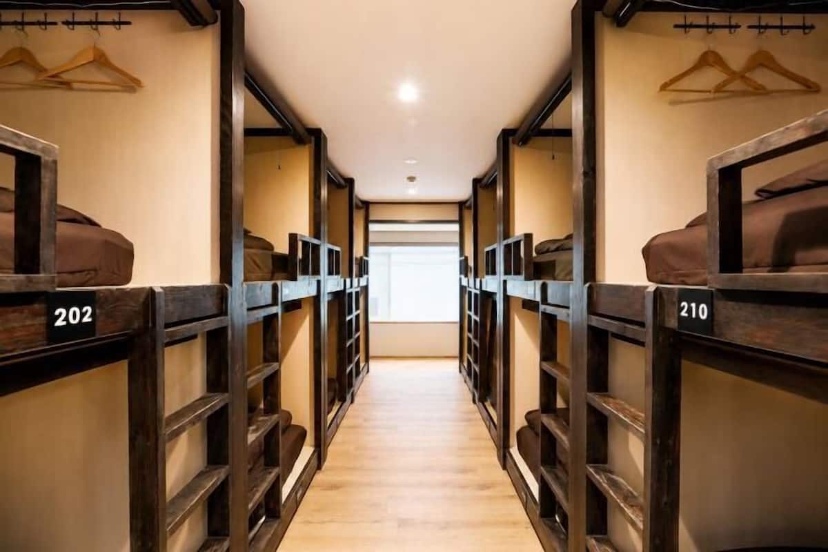 In-room safe, WiFi (free), bed sheets