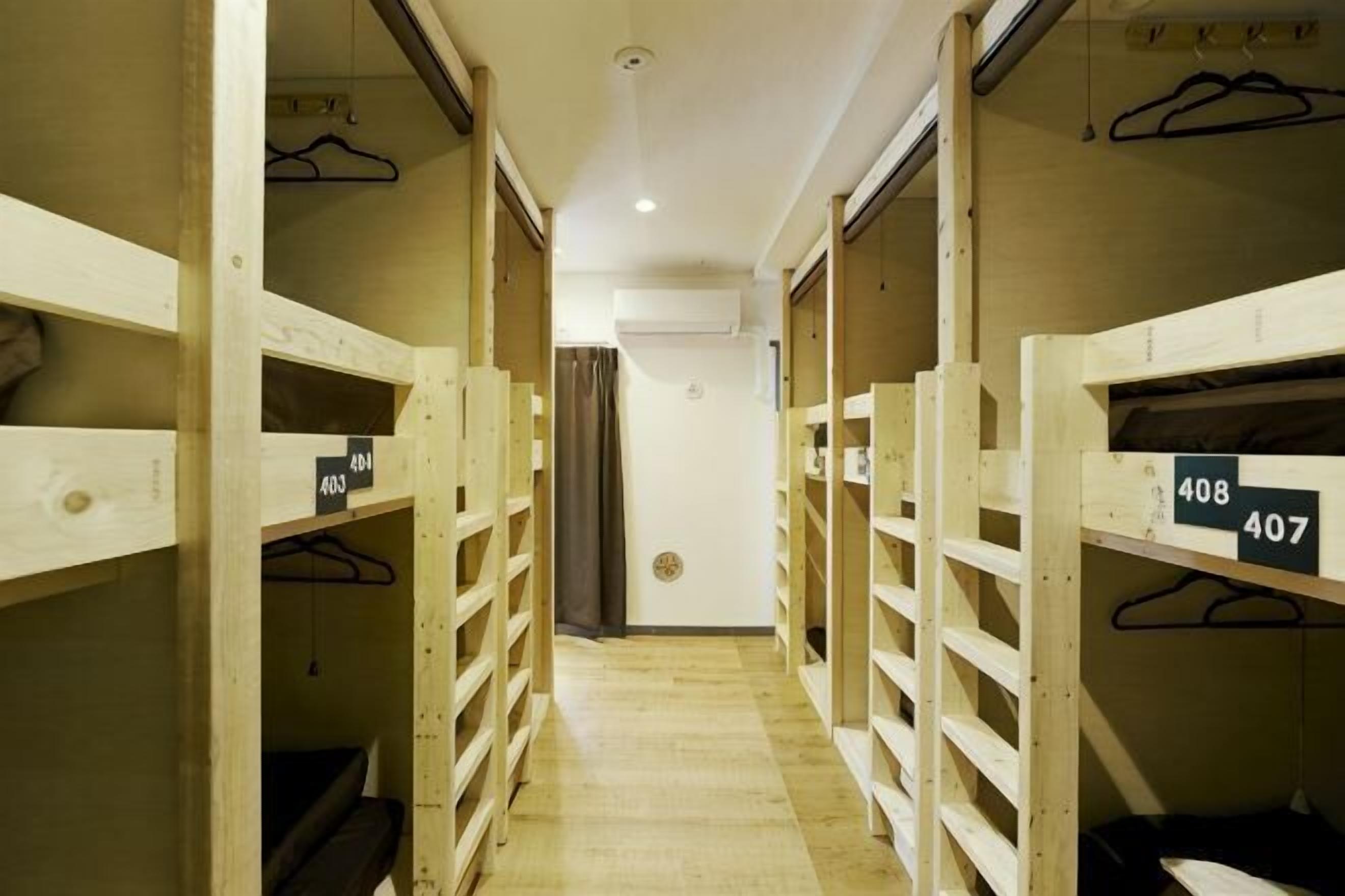 In-room safe, free WiFi, bed sheets