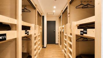 In-room safe, free WiFi, bed sheets