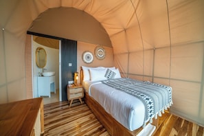 Deluxe Tent, Lake View | 1 bedroom, bed sheets - The Dewi Bedugul (Baturiti)