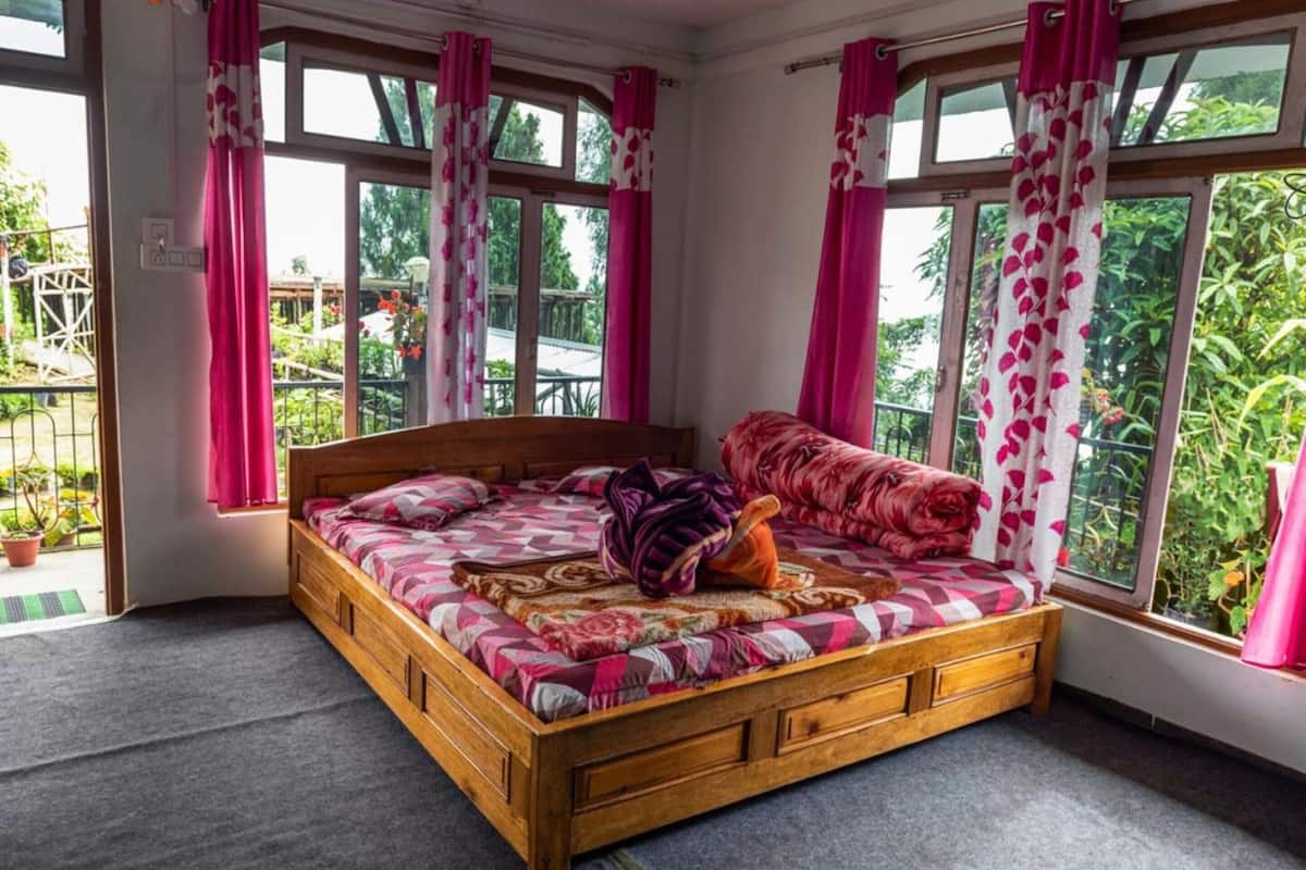 Deluxe Room | WiFi (free), bed sheets