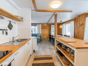 Réfrigérateur, four à micro-ondes, lave-vaisselle