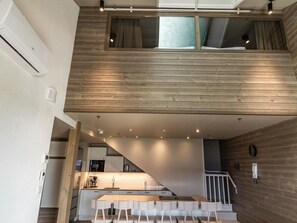 Jääkaappi, mikroaaltouuni, uuni, astianpesukone