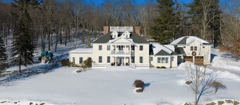 Private Estate, Guest House, Playroom, Gym, Theater | Sunny Pond by Avantstay