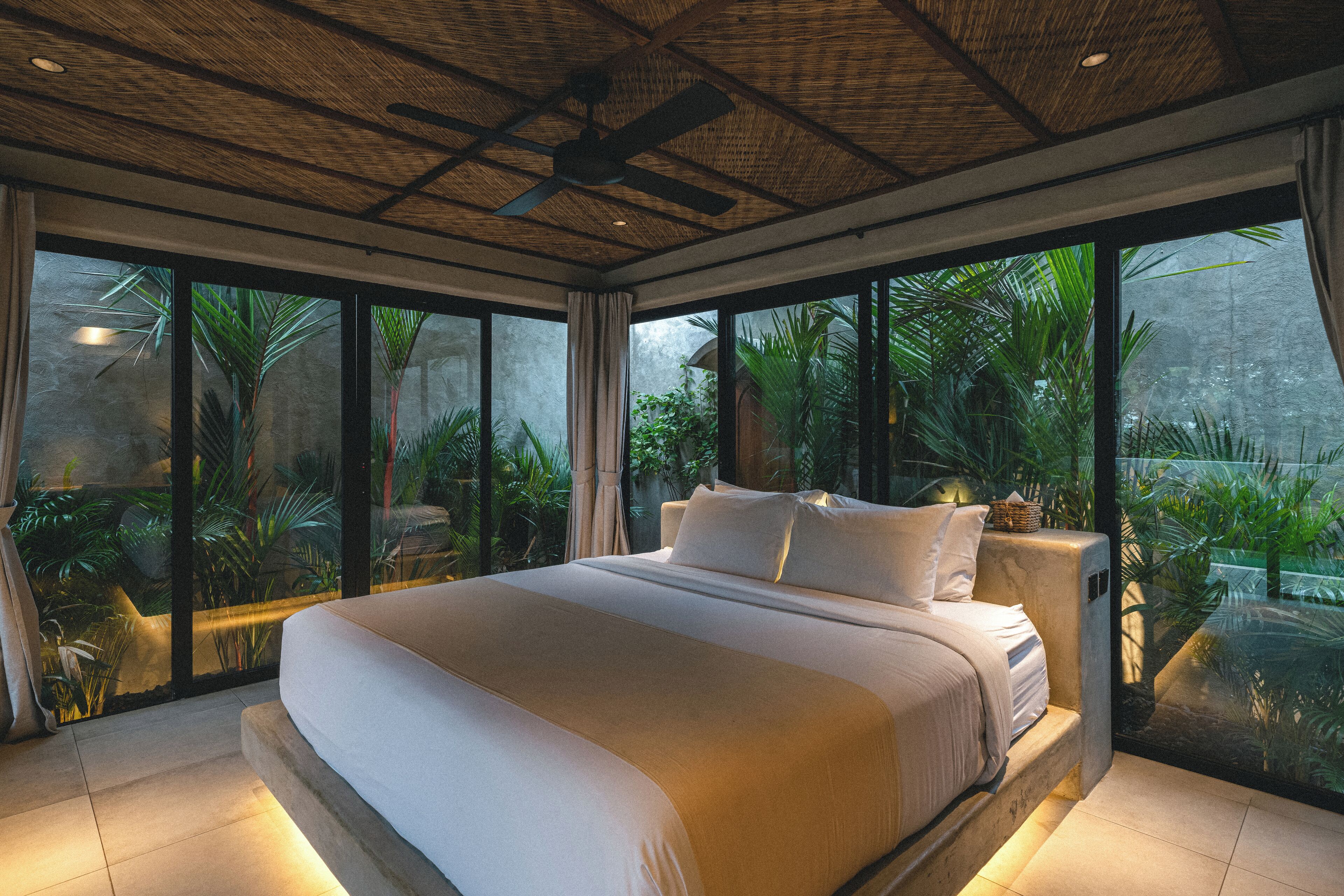 Villa 10 Aia Garden View | Room amenity