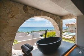 Design-Villa, 1 Schlafzimmer, eigener Pool | 1 Schlafzimmer, Zimmersafe, Schreibtisch, kostenloses WLAN