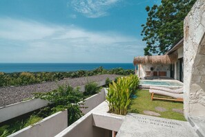 Villa luxueuse, 1 chambre, piscine privée | 1 chambre, coffre-fort, bureau, accès au Wi-Fi (inclus)