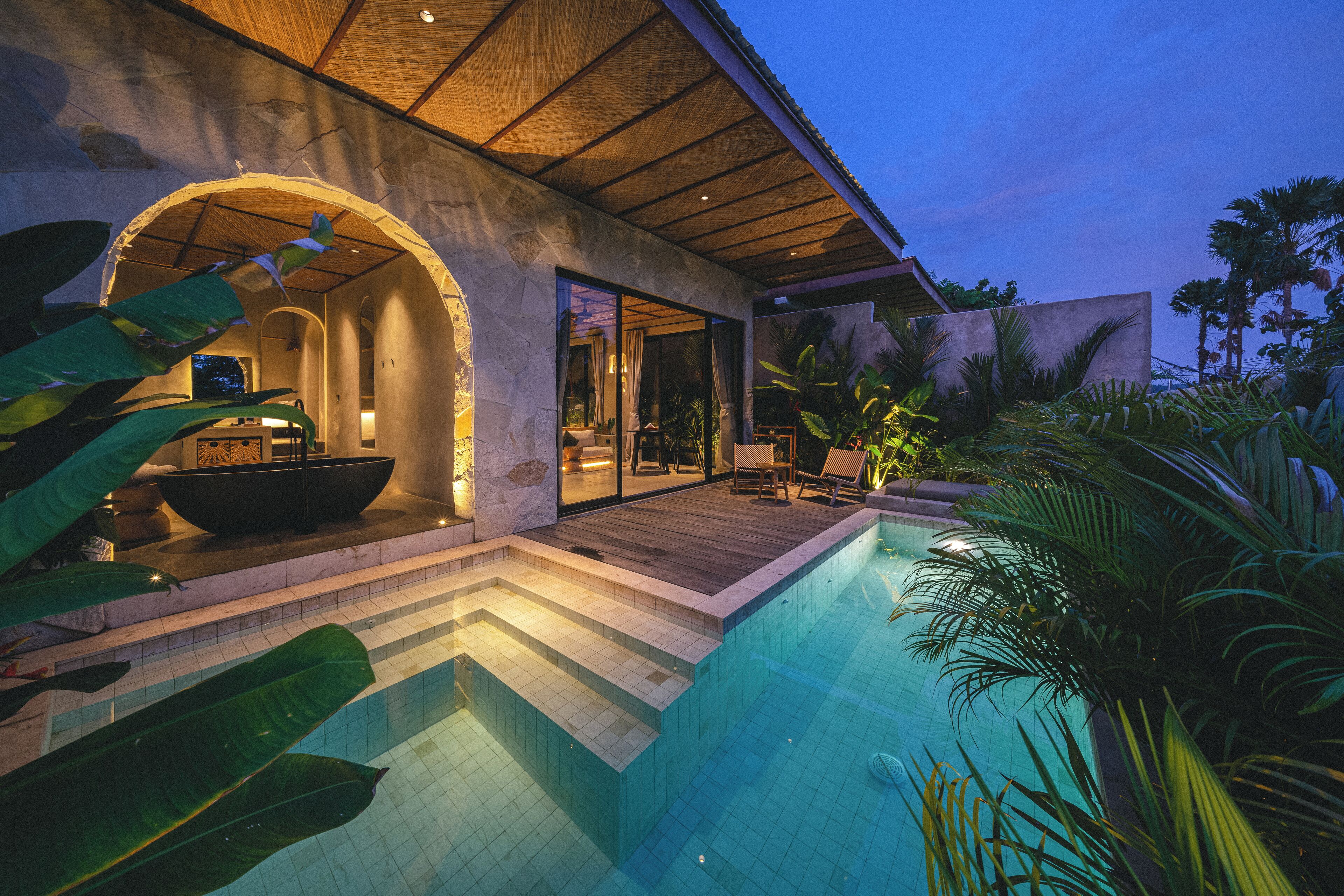 Villa 11 Kekaola Garden View | 1 bedroom, in-room safe, desk, free WiFi