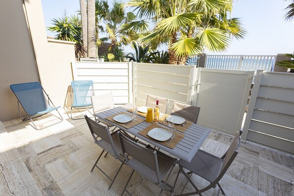 Outdoor dining - Appartement n°7 (Cavalaire-sur-Mer)