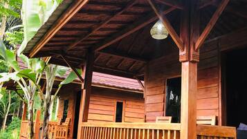 Free daily cooked-to-order breakfast