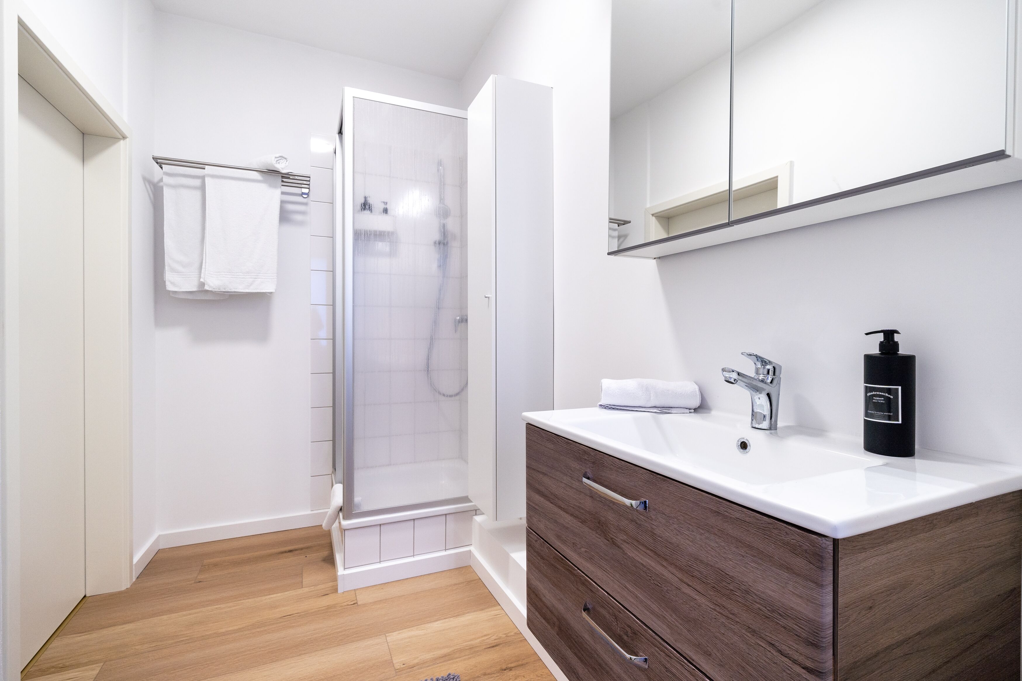 Appartamento City | Bagno | Doccia, asciugacapelli, asciugamani, sapone