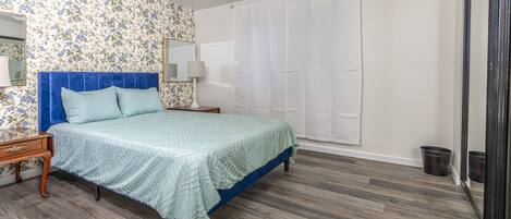 3 slaapkamers, een strijkplank/strijkijzer, wifi, beddengoed