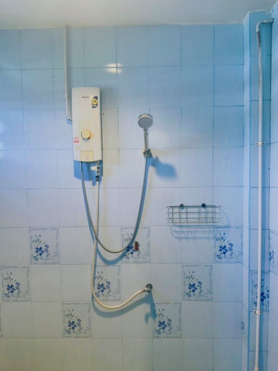 Shower, towels