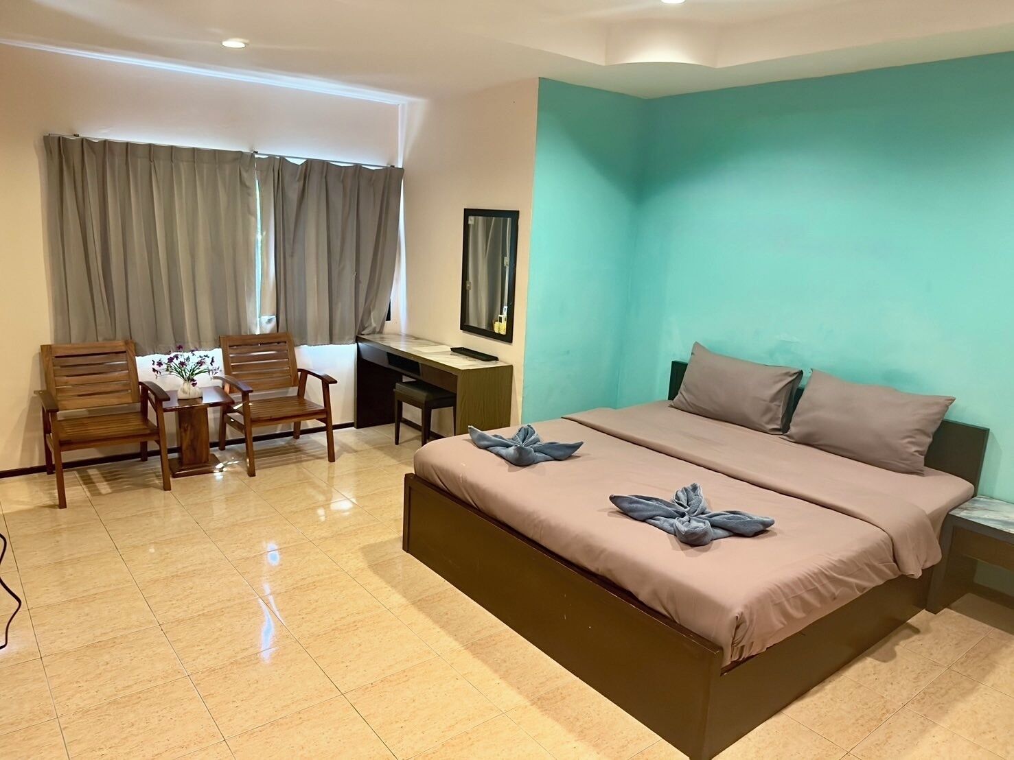 Deluxe Room, Balcony | 1 bedroom, desk, WiFi (free)