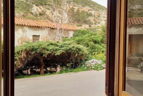 Interior - Newly refurbished Apartment great location (Buggerru)