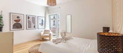 1 bedroom, desk, iron/ironing board, WiFi