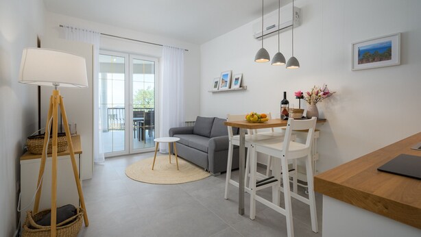TV - Apartment Muha II with pool in Porec, Istria (Kukci)