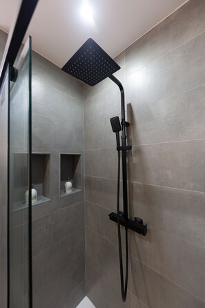 Towels, soap, toilet paper - Appartement Luxueux/15mn Fontainebleau (Montereau-Fault-Yonne)