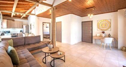 Stunning and spacious apt in Athens