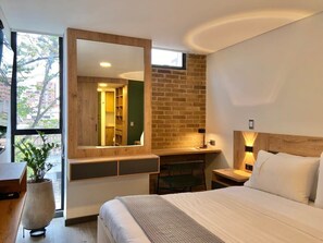 2 Schlafzimmer, Schreibtisch, Bügeleisen/Bügelbrett, WLAN