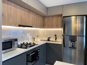 Fridge, microwave, stovetop, coffee/tea maker - w* | Amazing 2BR w/ Stylish Deco in Laureles (Medellín)
