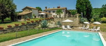 "In the green heart of Umbria, cozy apartment in a farmhouse with pool."