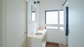 Comfort Villa | Bathroom sink