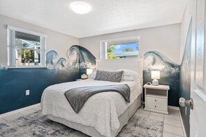 3 bedrooms, desk, travel cot, free WiFi