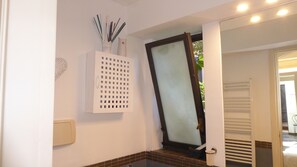 Interior - Emilia's Liberty (Palermo)
