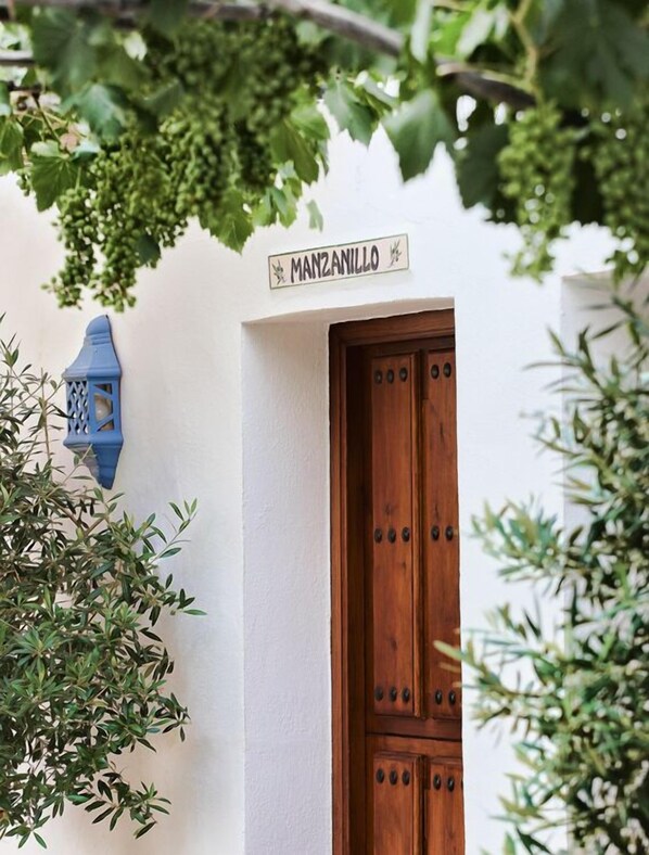 Chambre Confort Double ou avec lits jumeaux | Espace de travail pour ordinateur portable, Wi-Fi gratuit, draps fournis