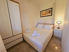 1 makuuhuone, silitysrauta/-lauta, internet, vuodevaatteet