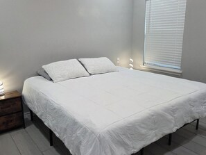 3 sovrum, strykjärn/strykbräda, gratis wi-fi och sängkläder