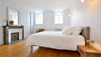 2 slaapkamers, een strijkplank/strijkijzer, reisbedje, wifi