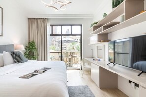 1 habitación, escritorio, tabla de planchar con plancha y wifi gratis 