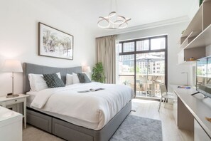 1 bedroom, desk, iron/ironing board, free WiFi - FIRST CLASS | 1BR | Tranquil Oasis in Old Town (Downtown)