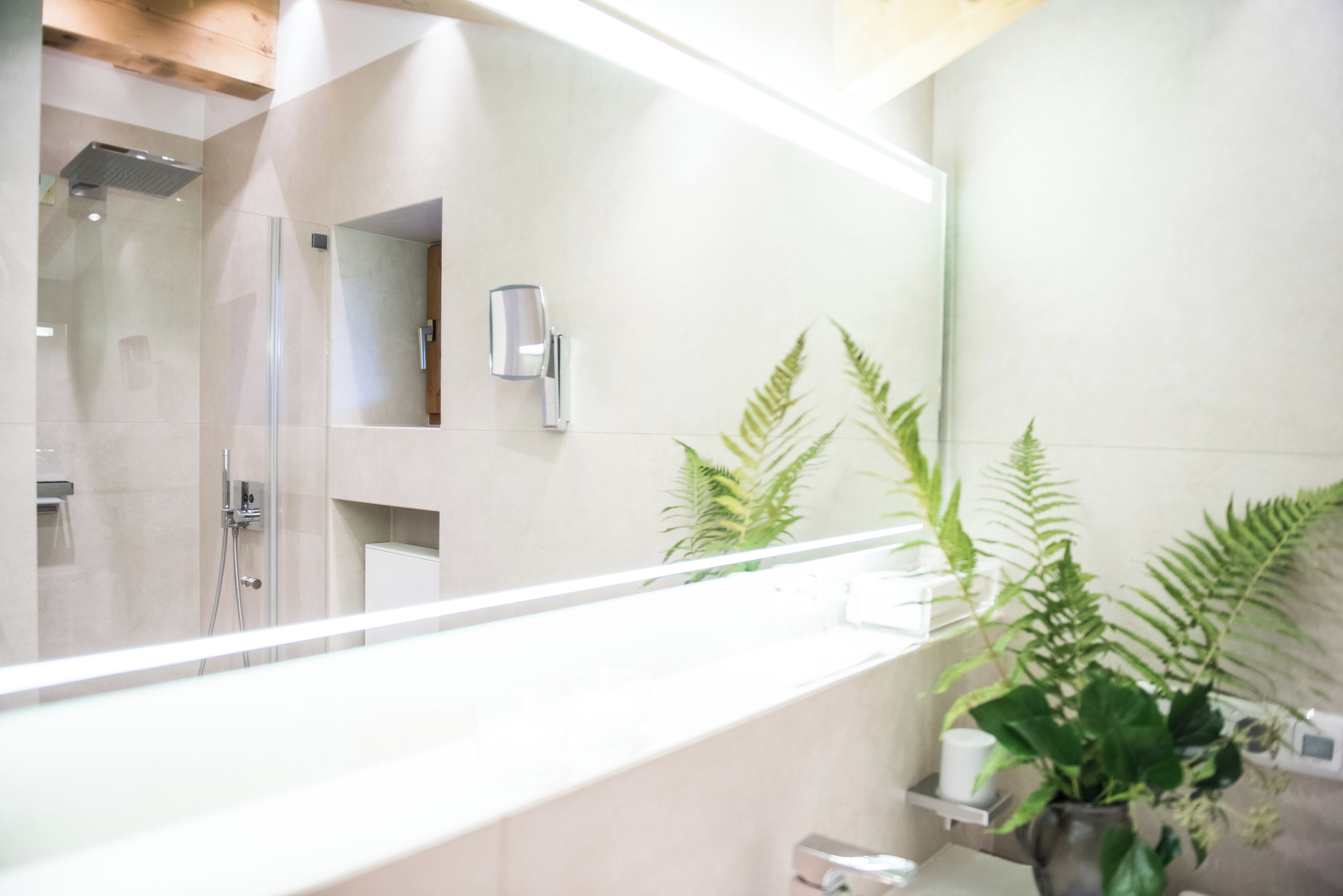 Exclusive-Apartment | Badezimmer | Dusche, Regendusche, Haartrockner, Fußbodenheizung (Badezimmer)