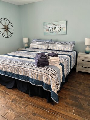 1 bedroom, iron/ironing board, WiFi, bed sheets - Direct ocean view Villa Capriani - just renovated! (North Topsail Beach)